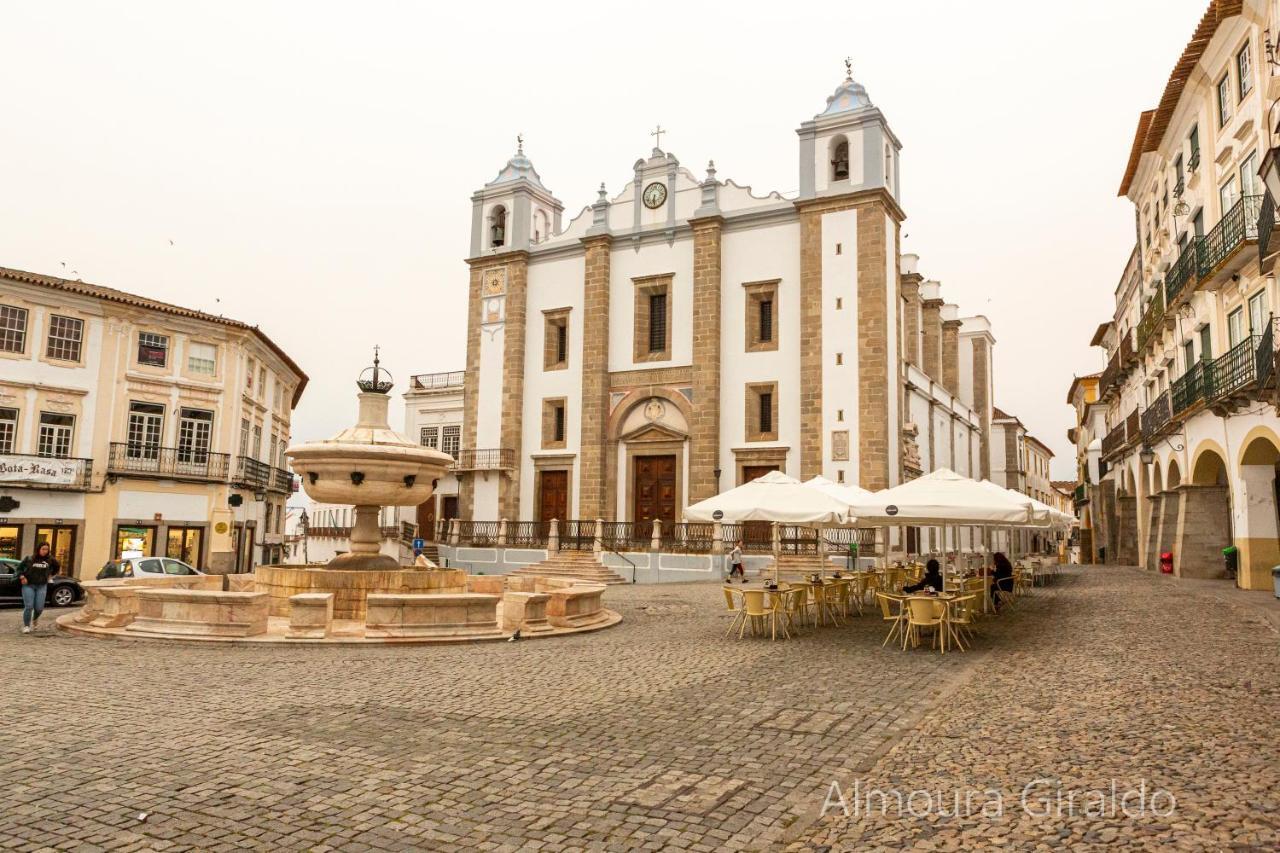 Almoura Giraldo Centro Historico Apartment Evora Exterior photo